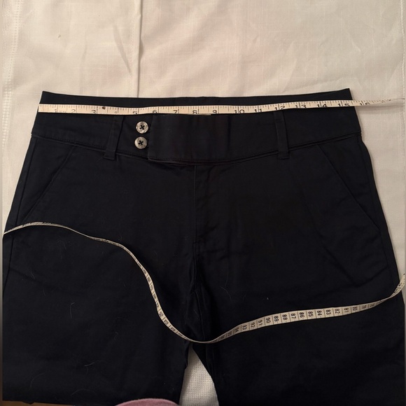 Women’s Black Bermuda Shorts, Old Navy - Picture 11 of 11